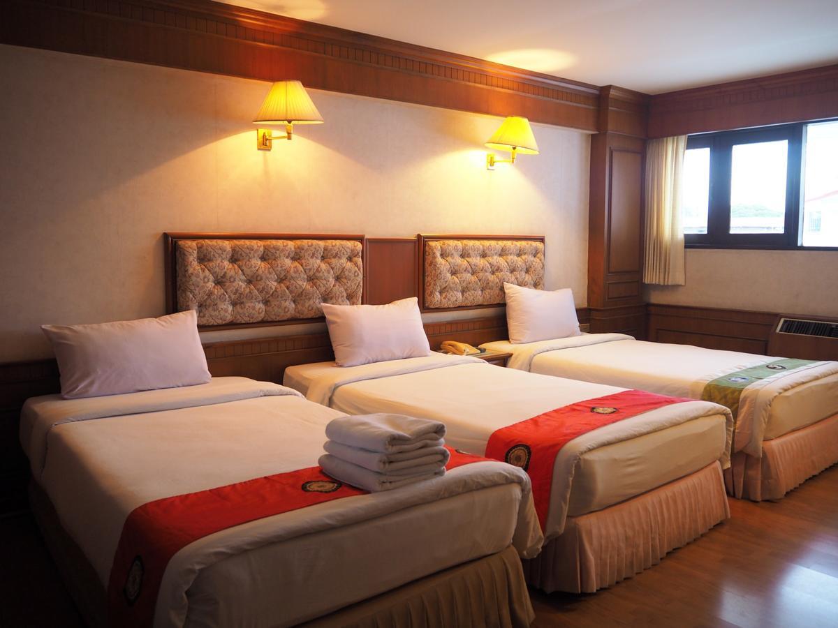 Sripattana Hotel Nakhonratchasima Exterior photo