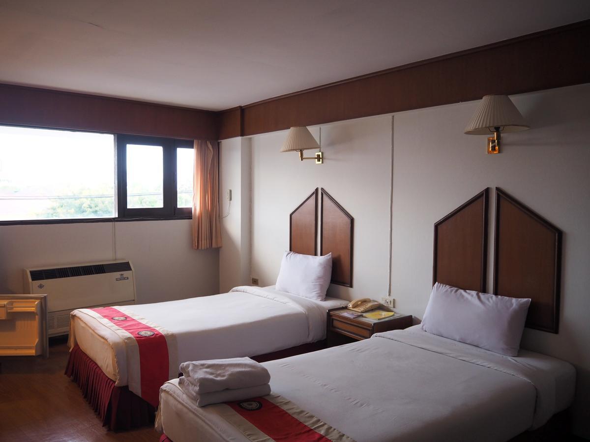 Sripattana Hotel Nakhonratchasima Exterior photo