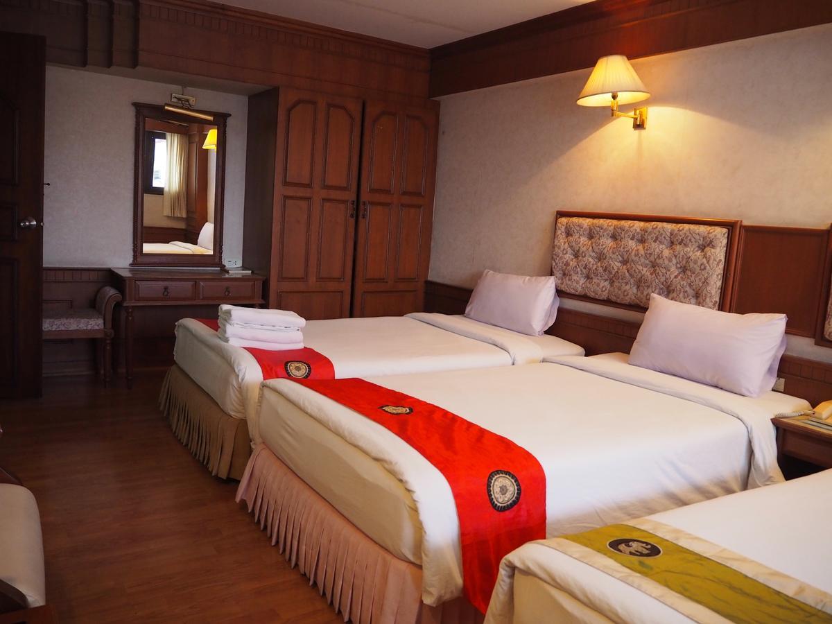 Sripattana Hotel Nakhonratchasima Exterior photo