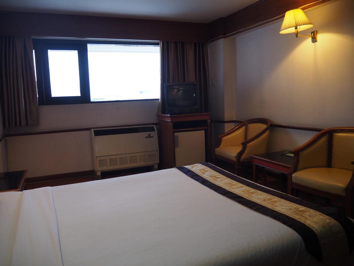 Sripattana Hotel Nakhonratchasima Exterior photo