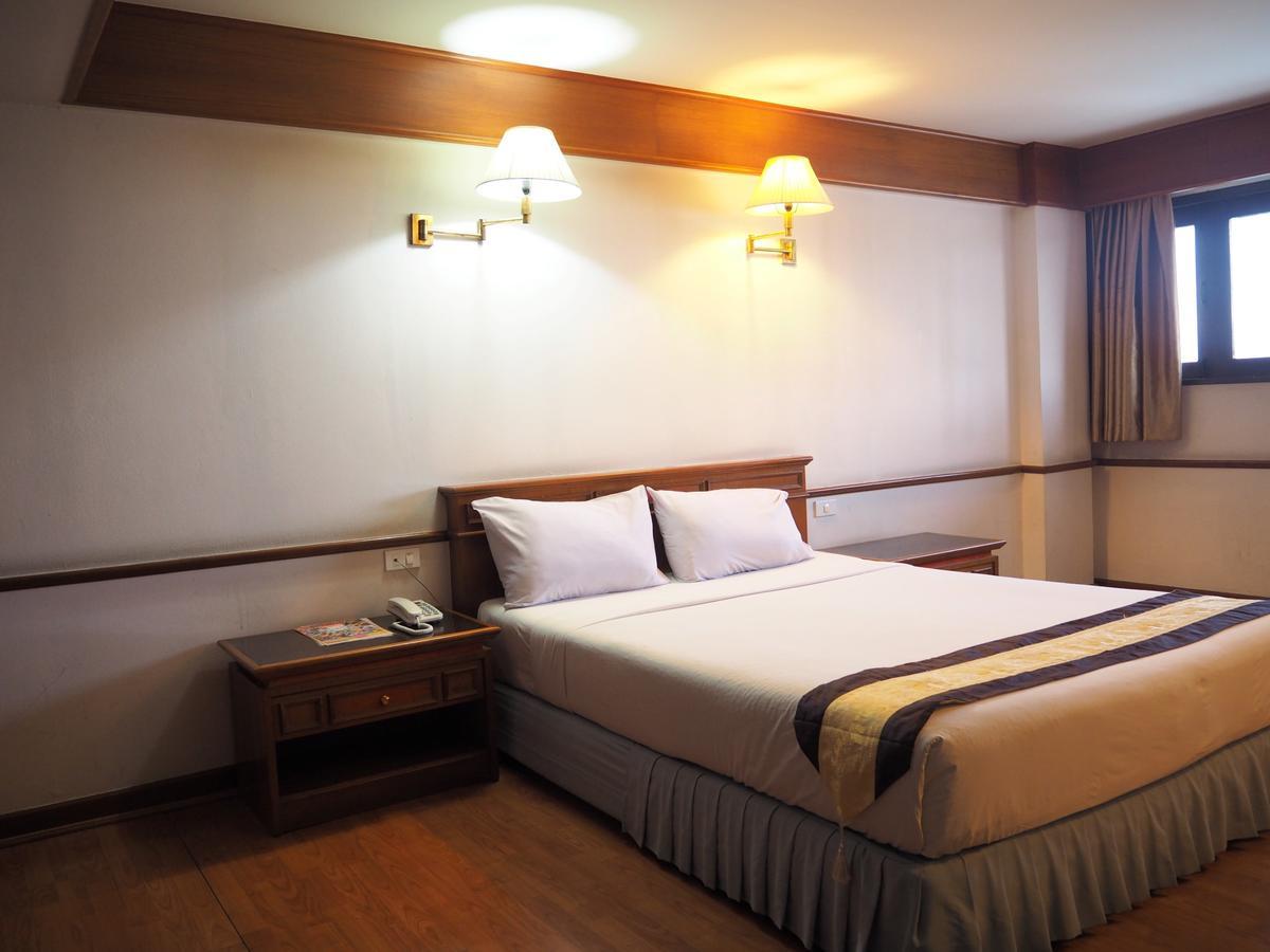 Sripattana Hotel Nakhonratchasima Exterior photo