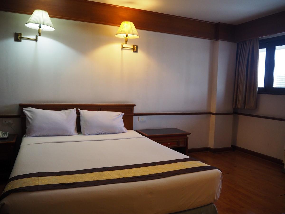 Sripattana Hotel Nakhonratchasima Exterior photo